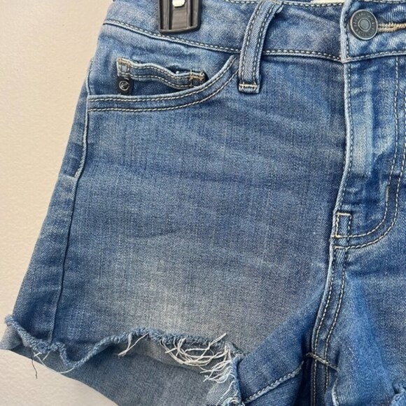 KanCan Jean Shorts Hazel Mid Rise Medium Wash Roll Cuff Raw Edge Size Small - Picture 3 of 10